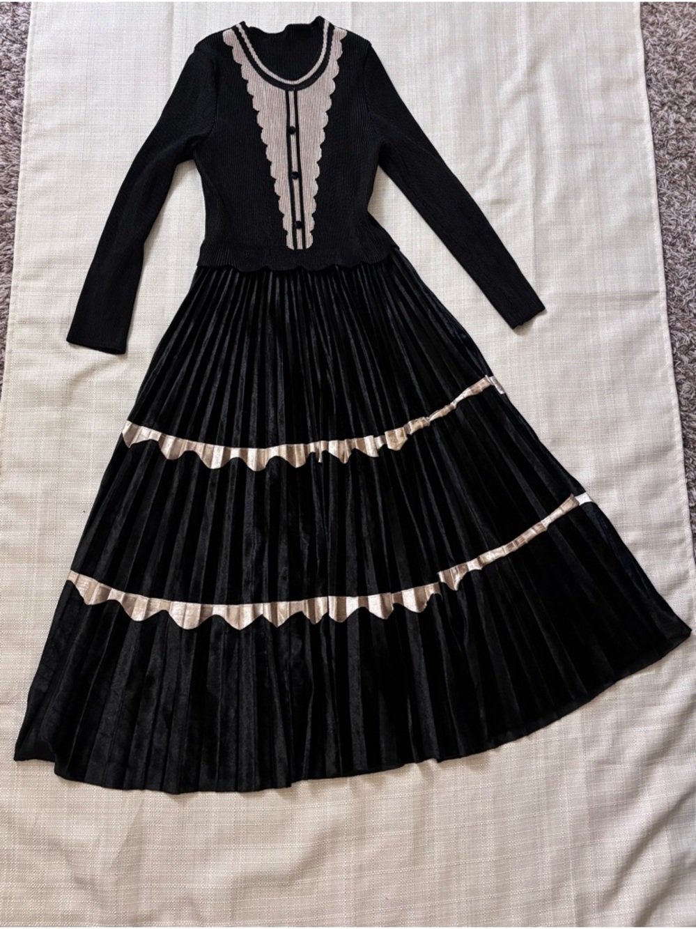 Black Long Sleeve Pleated Maxi Dress with Cream Trim